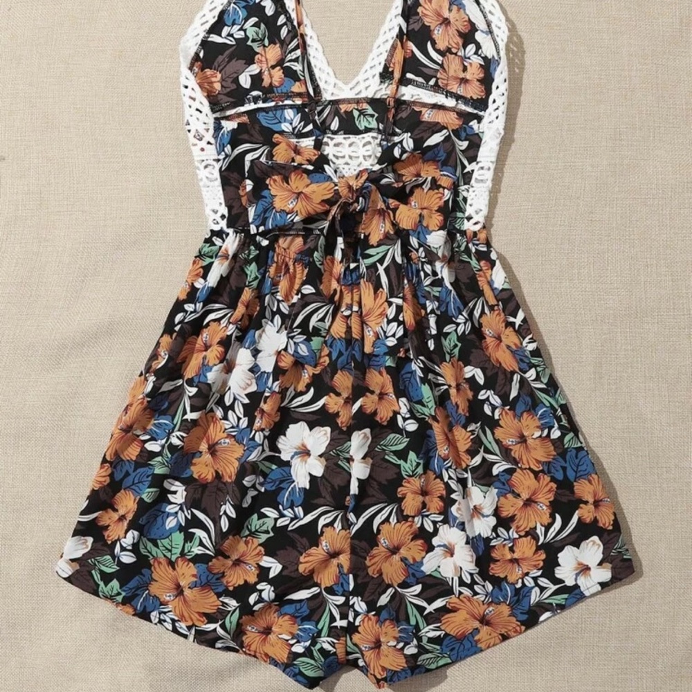 🛍 SHEIN Tie Back Floral Romper - Picture 3 of 6